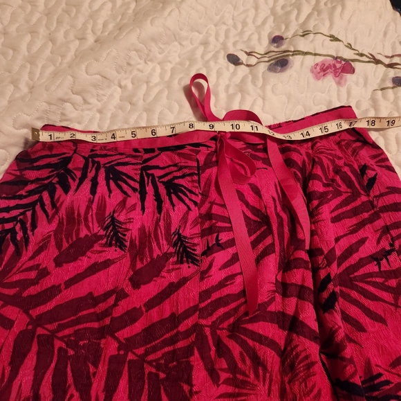 Outfit JPR⛄️ Petite Tropical Pink and Black Women's Skirt - Picture 5 of 7